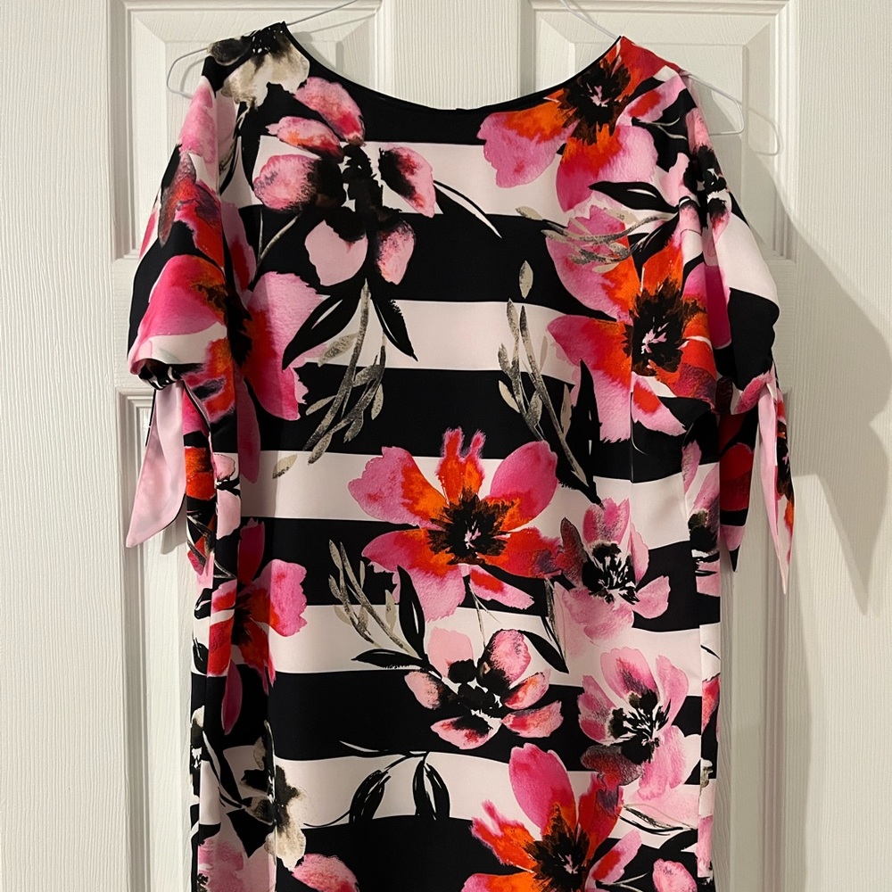 Vince Camuto short floral dress